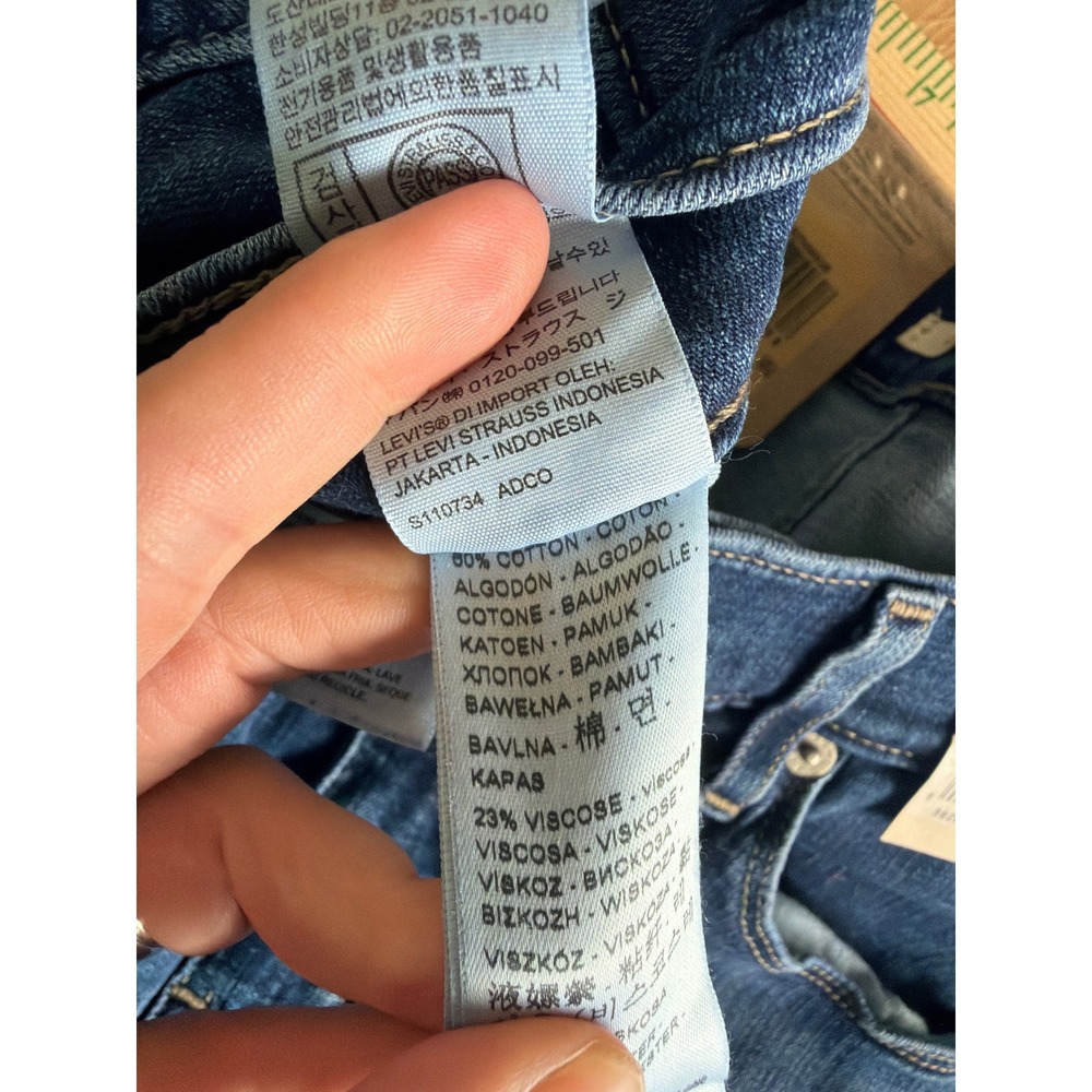 Levis Classic Straight Hypersoft Mid Rise Jeans Blue Medium Wash size 10 W30 L30 - Picture 4 of 10